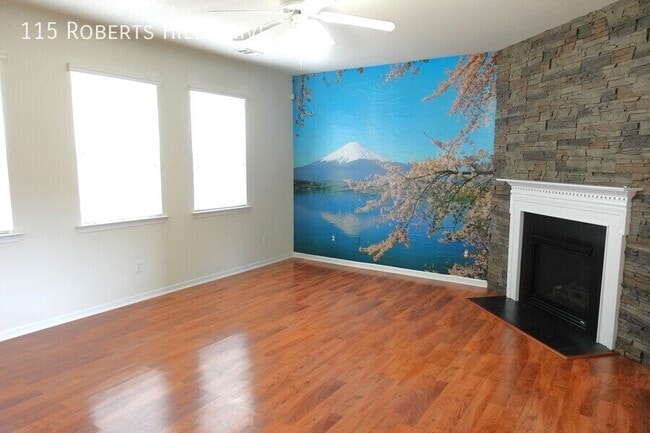 Photo - 115 Roberts Hill Dr