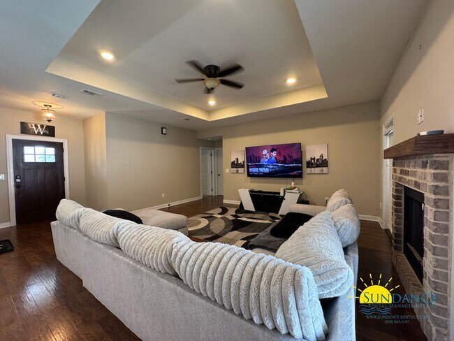 Photo - Stunning 4 Bedroom Home with Sparkling Pool!