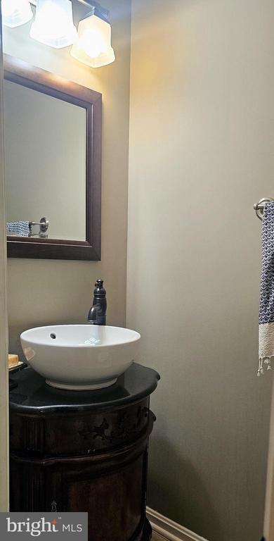 Photo - 103 Piccadilly Ln