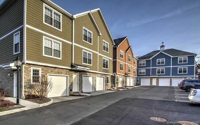 Building Photo - 231 W Main St Unit A Rental