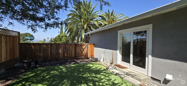 Building Photo - 503 Yorkshire Dr Rental