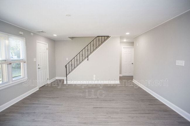 Photo - 48 Sandstone Ln