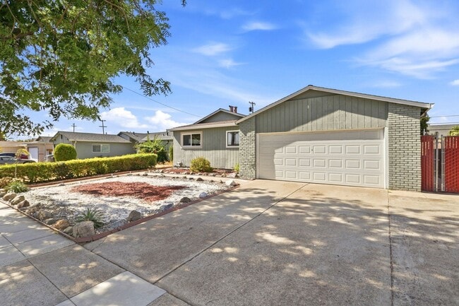 2997 Gay Ave