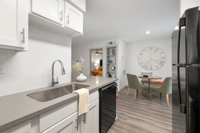 Building Photo - 2800 Ashford Trail Dr Unit 1513 Rental