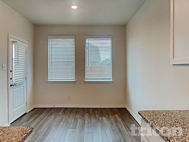 Photo - 2401 Lalun Lane