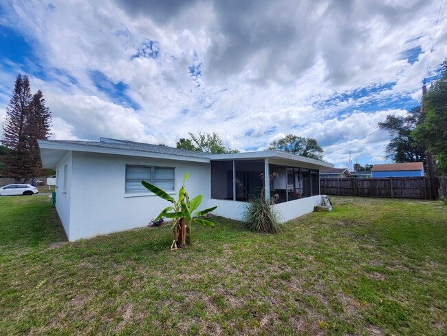 2521 Tomoka Ave