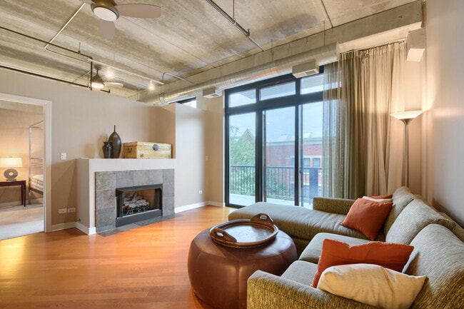 Photo - 811 W 15th Pl Unit 303