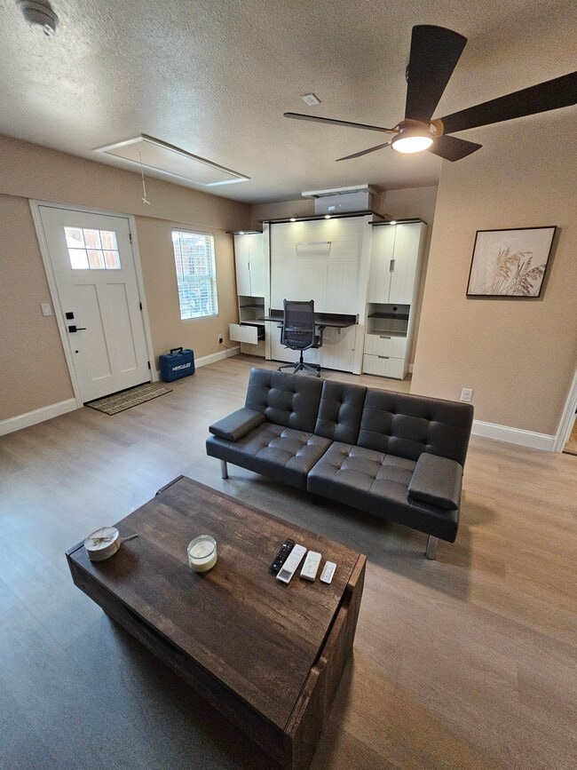 2020 Oakmeadow St Unit Studio Paradise