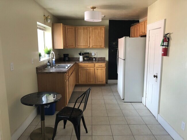 836 Avenue F