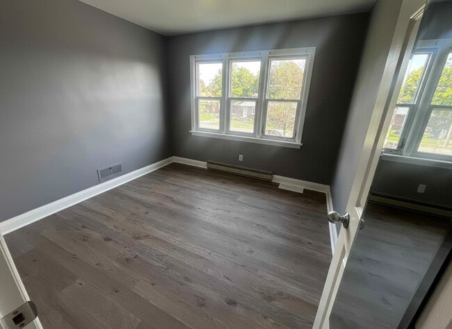 Photo - 140 Penetang St Unit 2