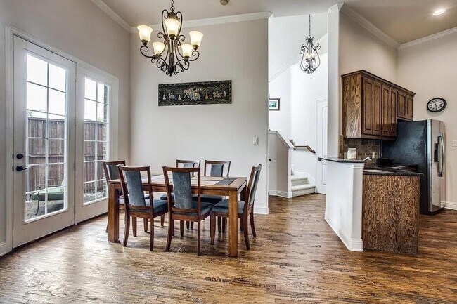 Photo - 2203 Kirby St