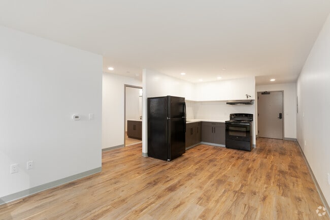 2BR, 1BA - 719SF - 1060 Bishop