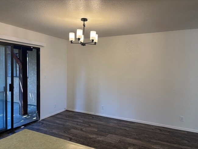 2116 Ave