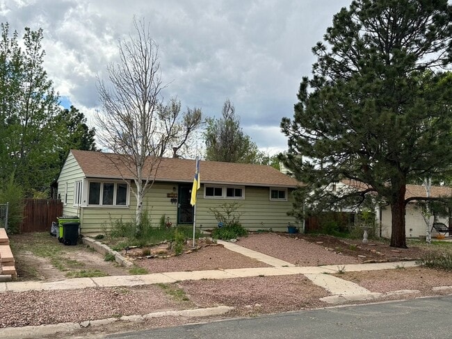 Photo - CUTE 3BD RANCHER WITH CHARACTER IN CENTRAL...