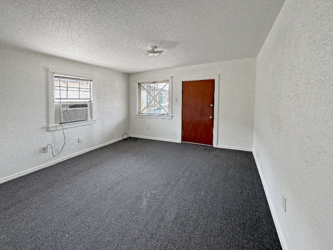 Photo - 322 Leboeuf St