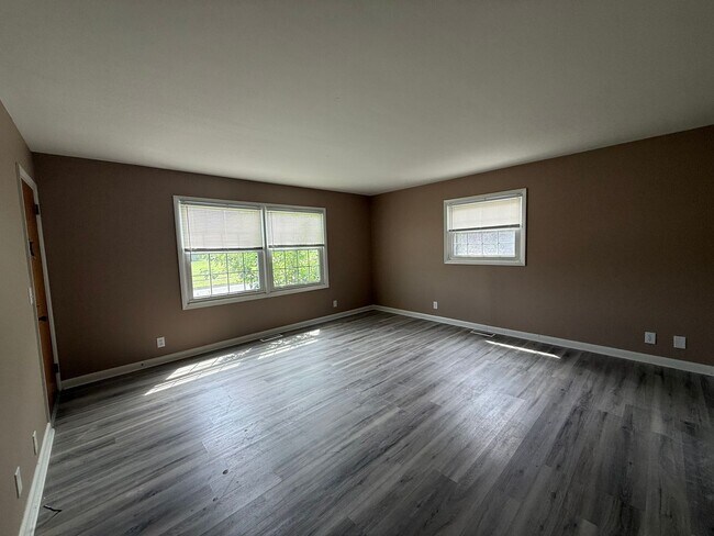Photo - Updated One Level Apt - Kingsport, TN