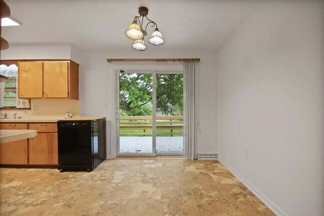 Photo - 3205 Pioneer Dr