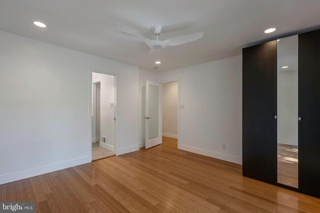 Photo - 5250 Pooks Hill Rd