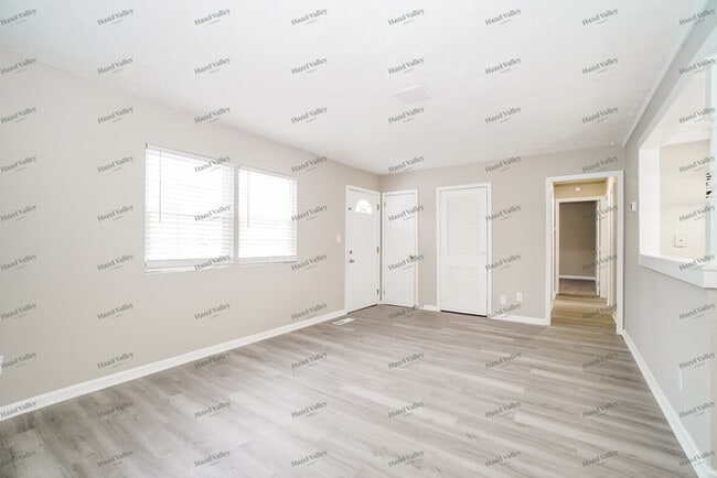 Photo - 1121 Gibson Rd