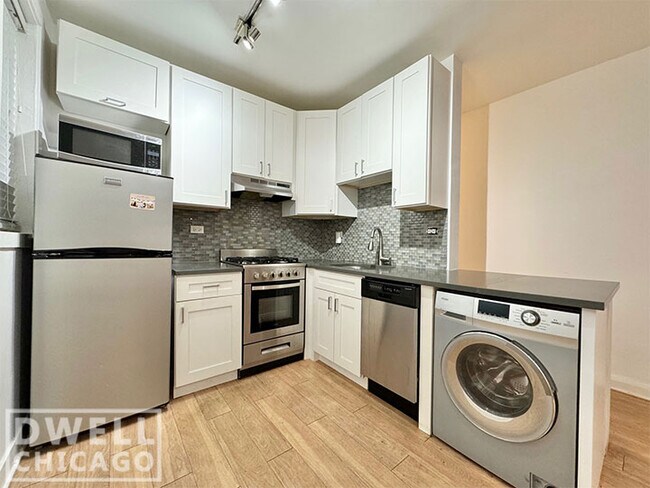 Building Photo - 515 W Belmont Ave Unit 1