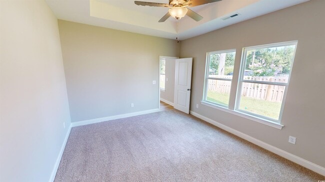 Photo - 1052 Moen Lp