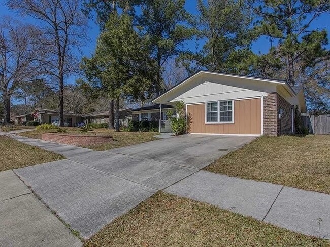 Building Photo - 3962 Lake Warren Dr
