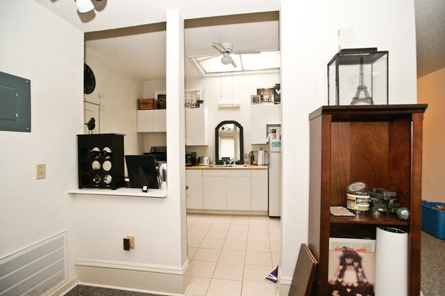 Photo - 704 N 3rd St Unidad 3