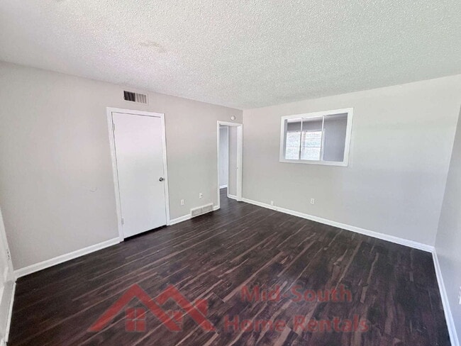 Photo - 4166 Hobson Rd