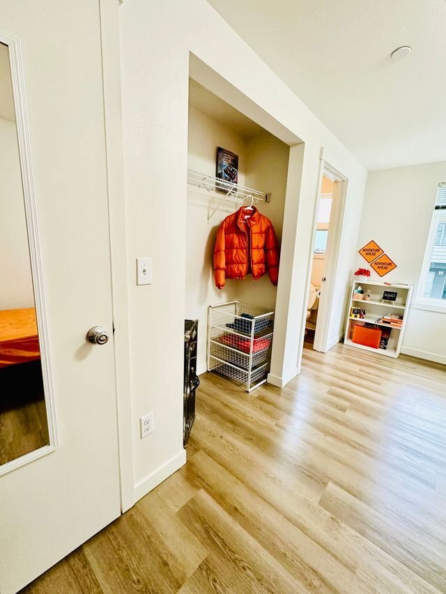 Photo - 4215 9th Ave NE Unidad 102