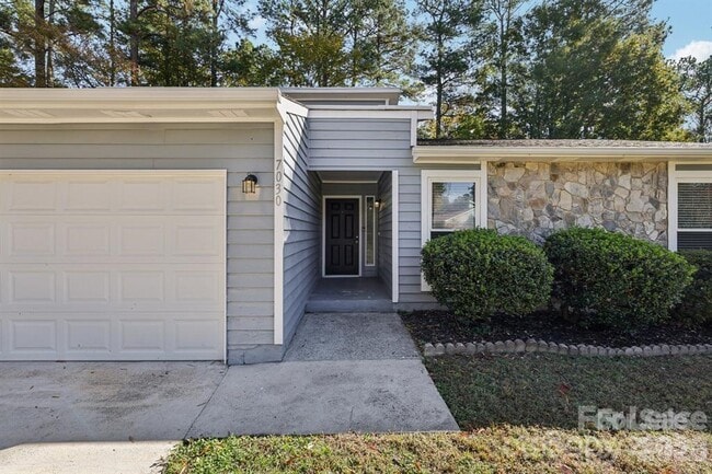 Photo - 7030 Huntsmaster Dr