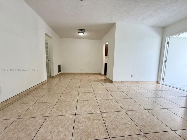 Photo - 206 SE 9th Ct Unit 3