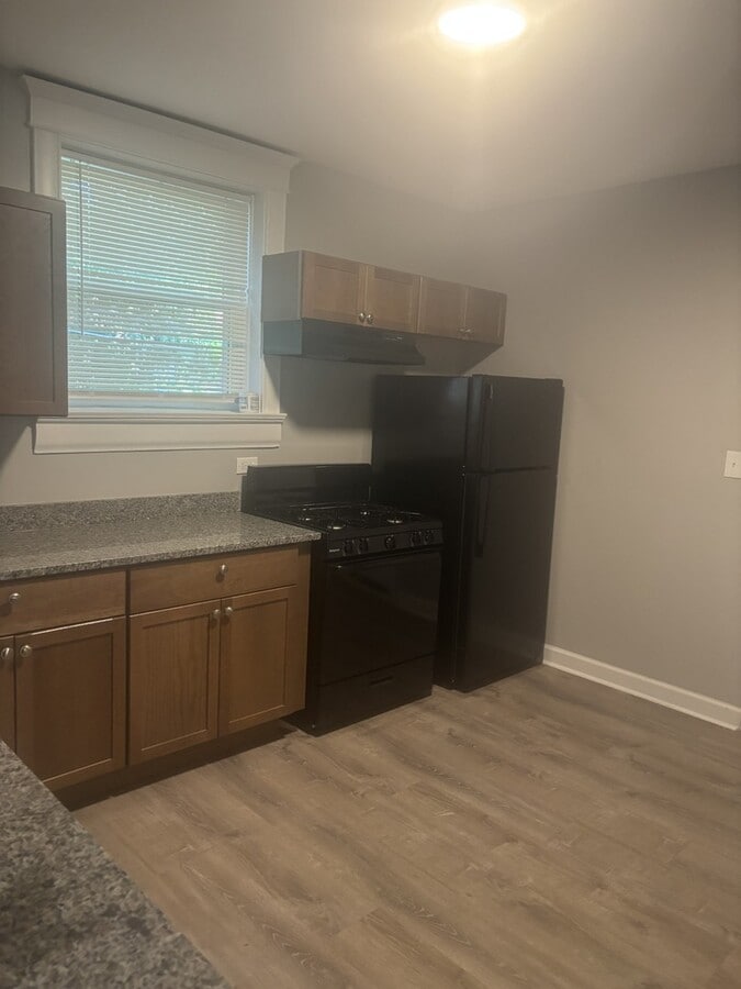 Photo - 321 E 70th St