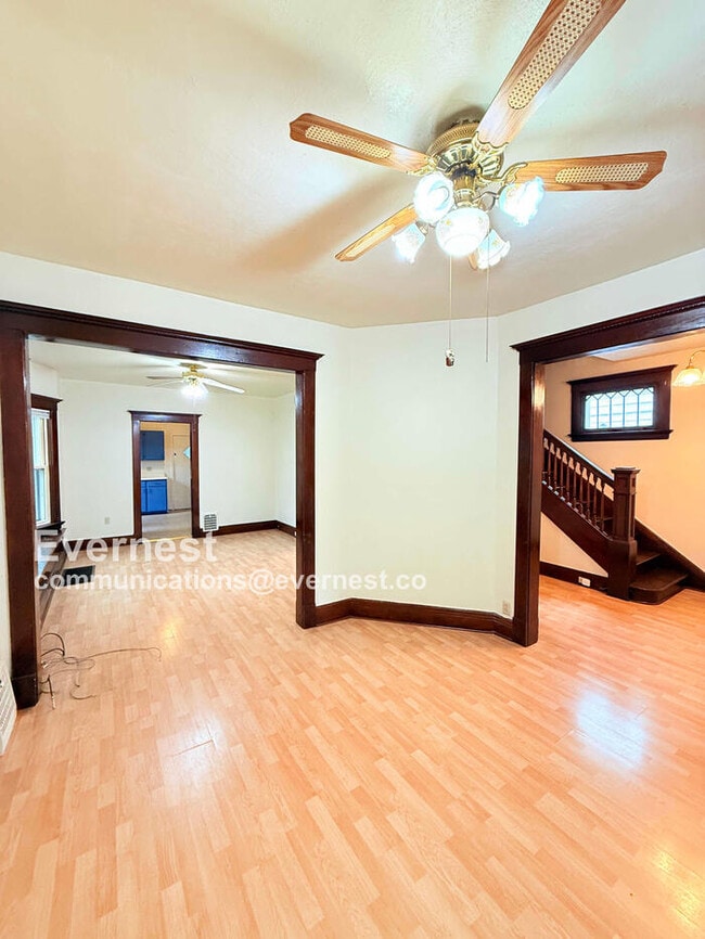 Photo - 1031 N Michigan St