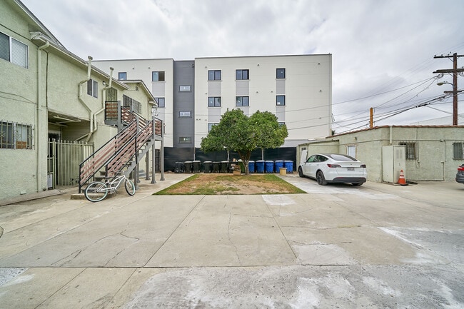 Photo - 1331 W 37th Dr Unit 1331 W. 37 Drive