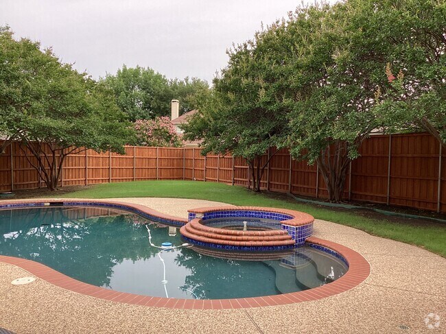 Building Photo - 7313 Hollingsworth Dr Rental