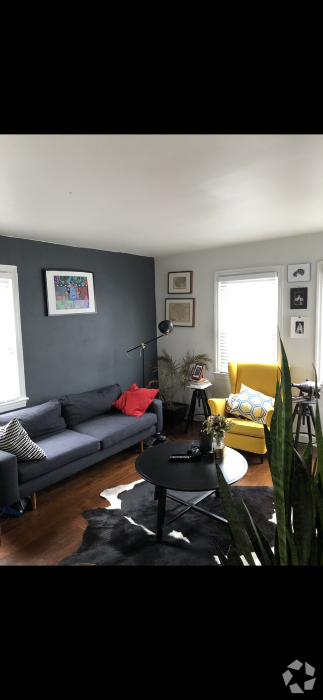 Building Photo - 1443 Holbrook St NE Unit 2 Rental
