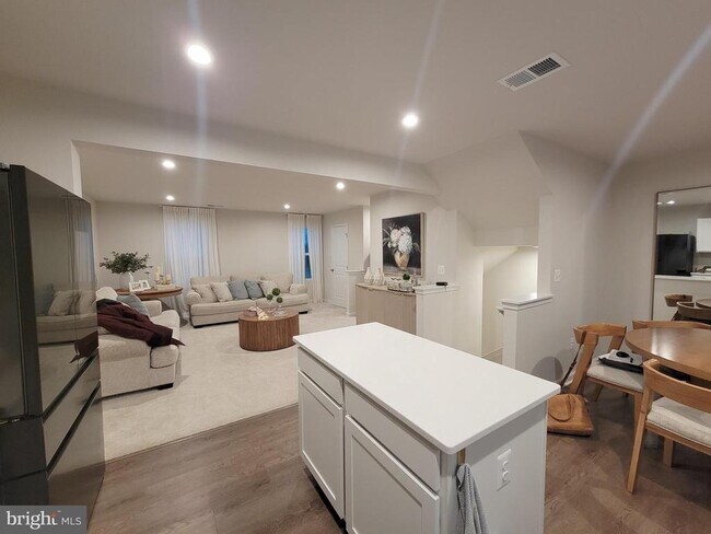 Photo - 2582 Laurel Pk Dr