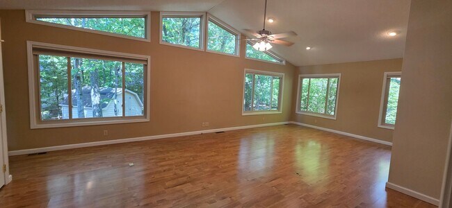 130 Berkshire Loop
