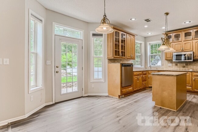 Photo - 15012 Viewcrest Ln