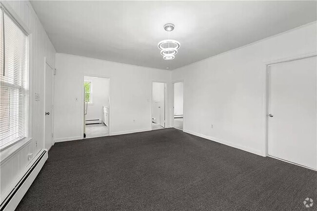 Building Photo - 160 Papineau Ave Rental