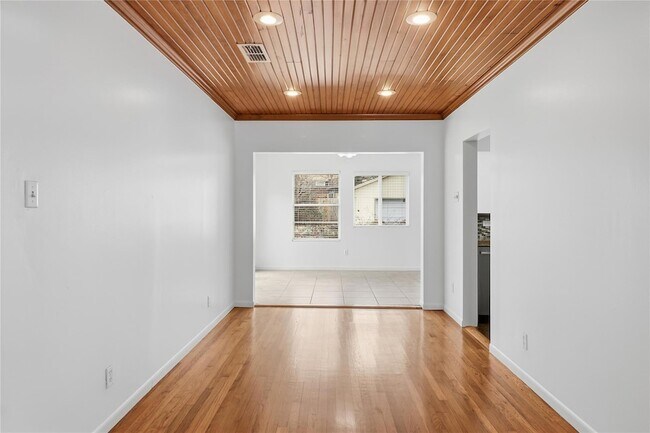 Photo - 2007 Montclaire St