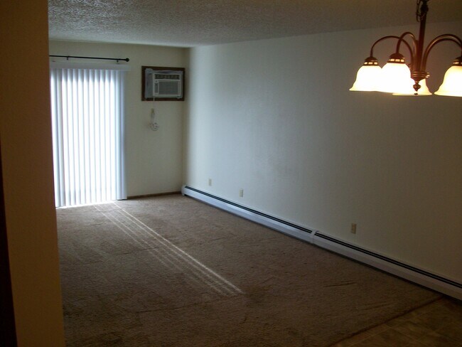 Photo - 2208 E Divide Ave Unidad 3