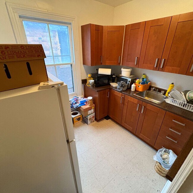 Photo - 5-235 Johnson St Unit 5