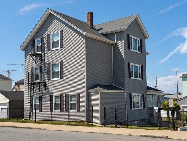 Building Photo - 90 Aetna St Unit 1