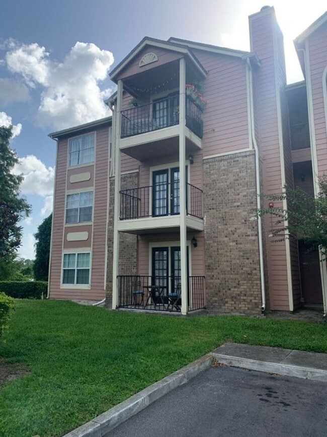 Building Photo - 2550 N Alafaya Trail Unit 10209 Rental