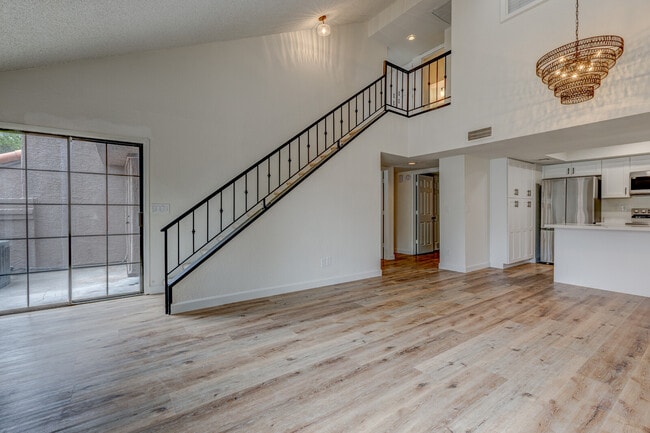 Building Photo - College Ave Condo Unit H120