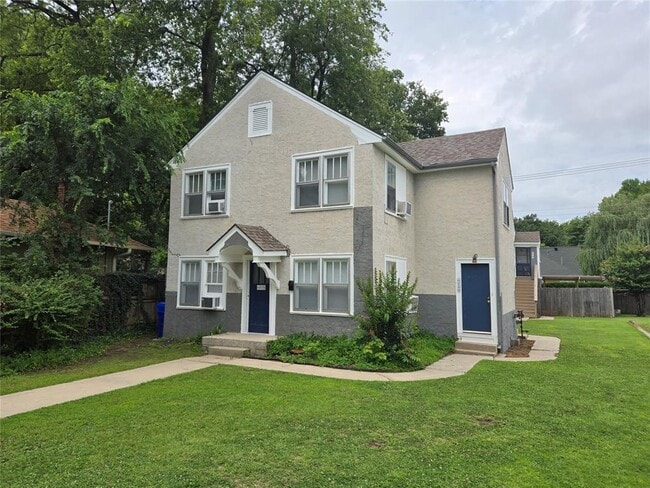 Building Photo - 610 Chautauqua Ave
