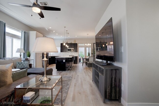 Photo - 755 Cam Del Ray