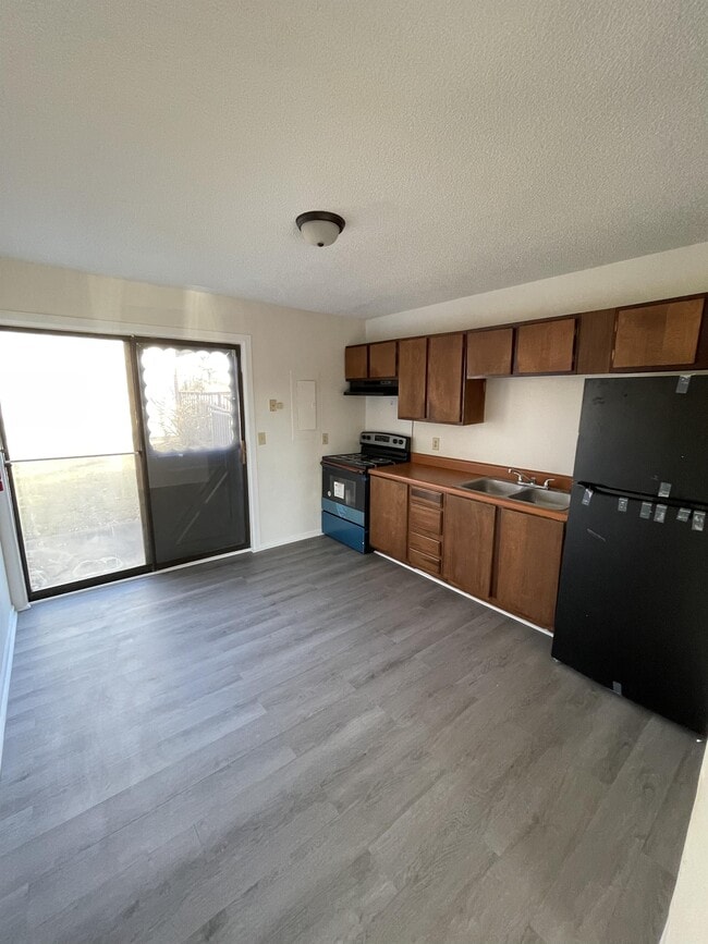 Photo - 930 Sparta Dr