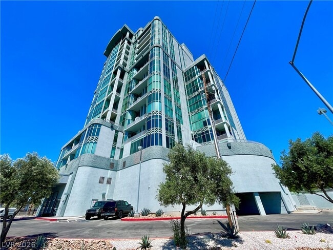 Building Photo - 360 E Desert Inn Rd Unit 402